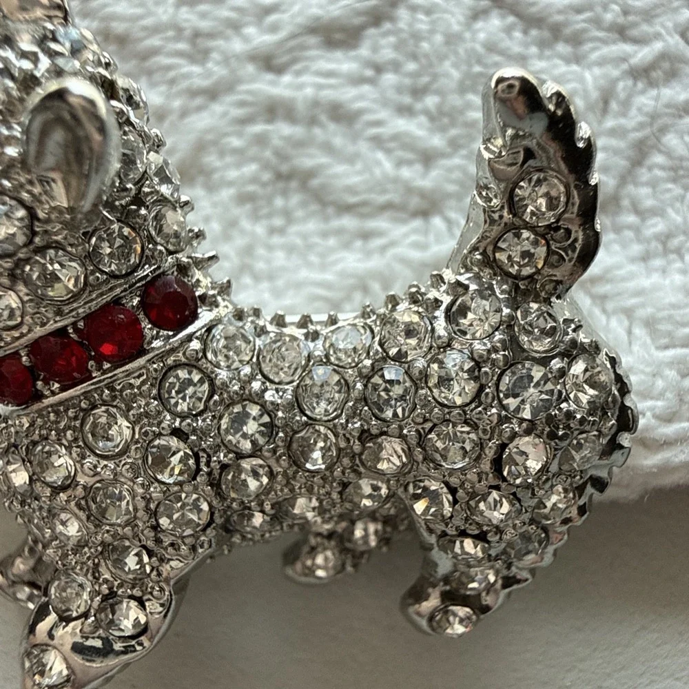 Vintage Scottish Terrier Silver Tone Brooch  Red Collar Rhinestone Pin‎